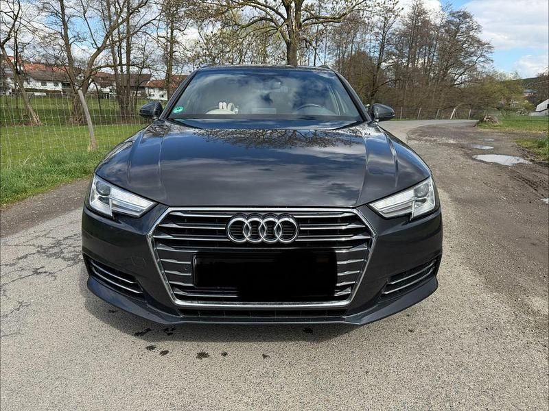 Gebraucht Audi A4 Ambiente 190 PS (139 kW) 2016 Grau Kombi