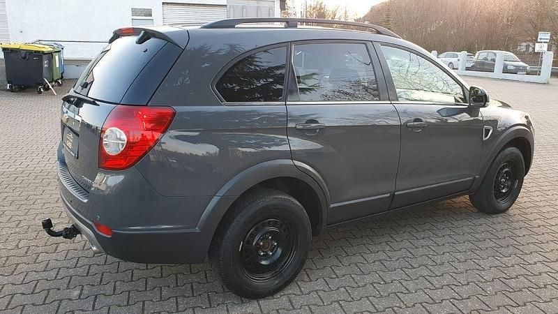 Gebraucht Chevrolet Captiva LT 150 PS (110 kW) 2010 Grau SUV