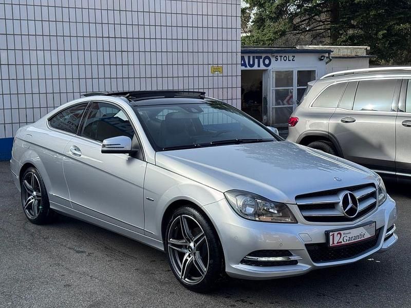 Gebraucht Mercedes C180 156 PS (114 kW) 2011 Silber Coupé