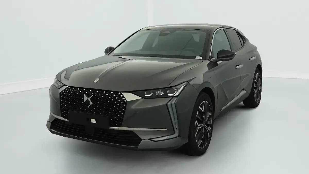 Gebraucht DS Automobiles DS4 Rivoli 131 PS (96 kW) 2024 Grau (gris platinium  toit noir) SUV