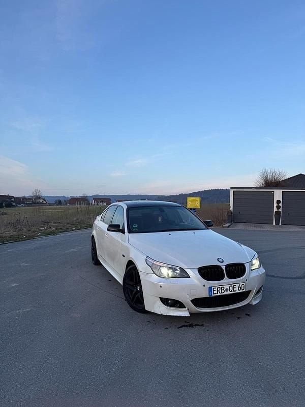 Weiß Gebraucht 2005 BMW 530 Limousine | 6.000 € (Fairer Preis) - Bild 1/4
