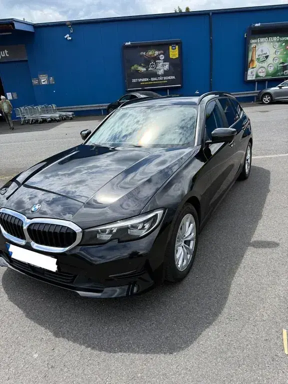 Gebraucht BMW 320 Advantage 190 PS (139 kW) 2021 Schwarz Kombi