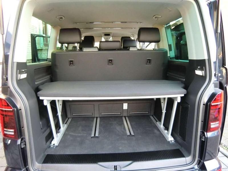 Second-hand VW Multivan 204 CP (150 kW) 2021 Albastru Monovolum