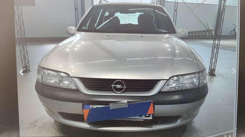 Gebraucht Opel Vectra 101 PS (74 kW) 1998 Kombi