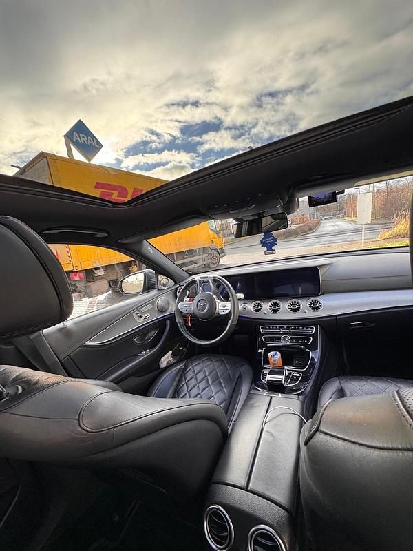 Gebraucht Mercedes E350 AMG 265 PS (194 kW) 2016 Grau Limousine