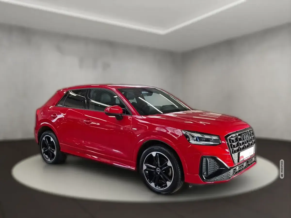 Gebraucht Audi Q2 S-Line 150 PS (110 kW) 2022 Rot metallic SUV