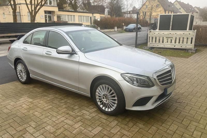 Silber Gebraucht 2016 Mercedes C200 Limousine | 13.500 € (Guter Preis) - Bild 1/4