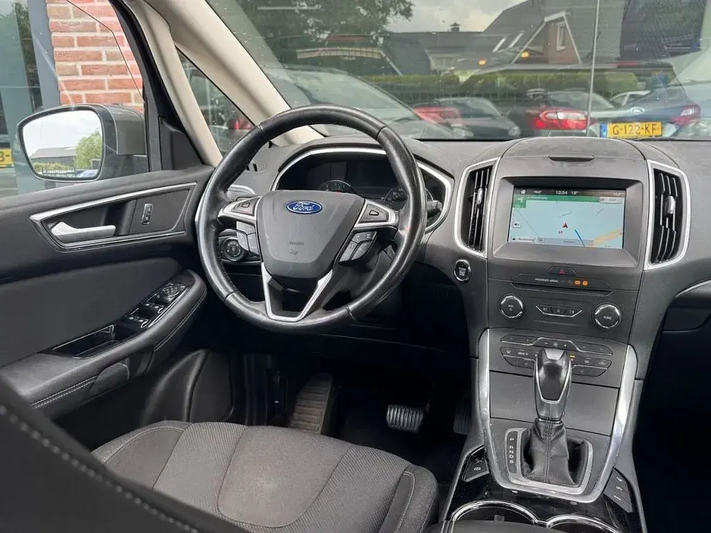 Gebraucht Ford S-MAX Titanium 150 PS (110 kW) 2017 Grau Van / Kleinbus