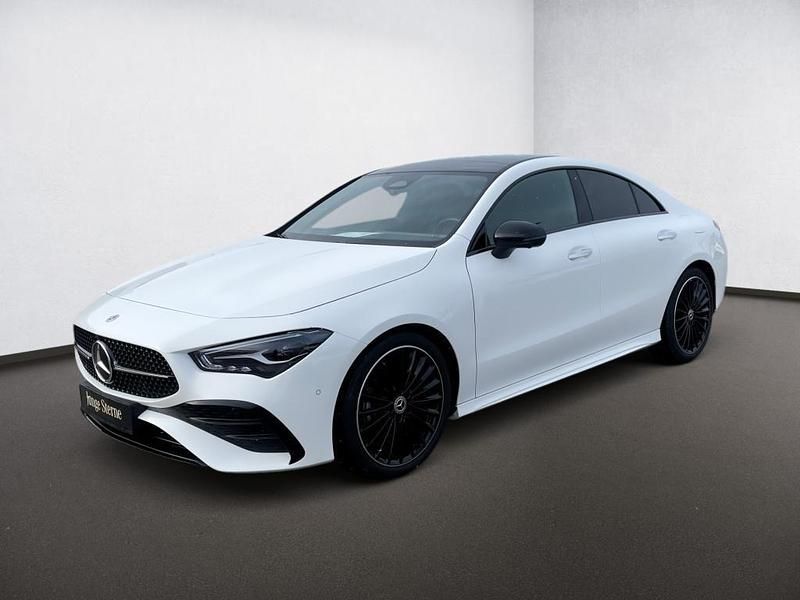 Blanc polaire Gebraucht 2024 Mercedes CLA180 AMG Limousine | 35.320 € (Teuer) - Bild 1/4