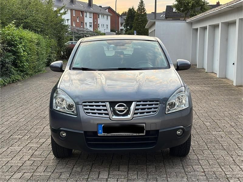 Grau Gebraucht 2009 Nissan Qashqai SUV | 3.900 € (Guter Preis) - Bild 1/4
