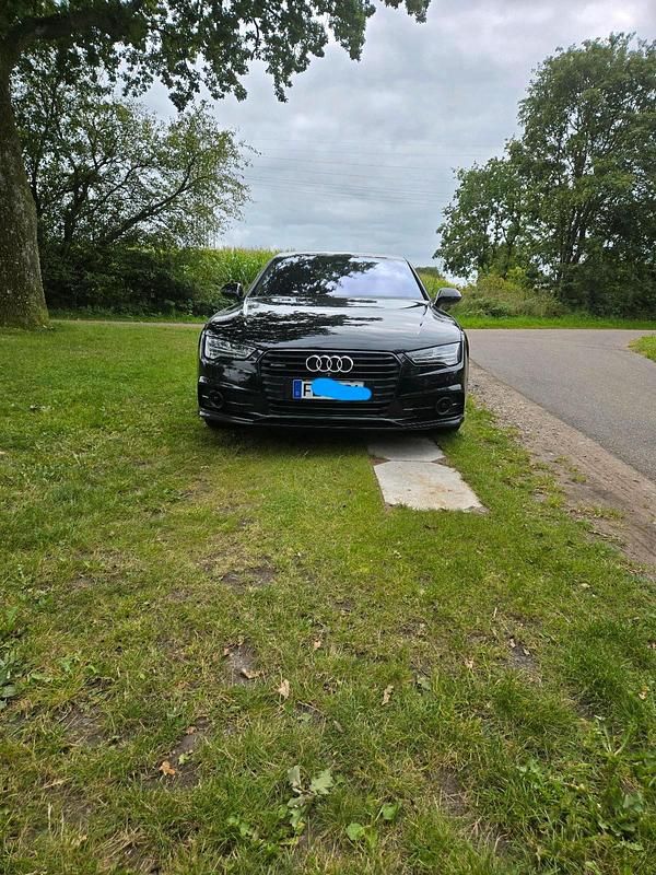 Schwarz Gebraucht 2016 Audi A7 Sportback Competition Kleinwagen | 24.900 € (Guter Preis) - Bild 1/4