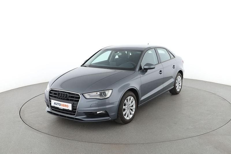 Grau Gebraucht 2014 Audi A3 Attraction Limousine | 13.570 € (Fairer Preis) - Bild 1/3