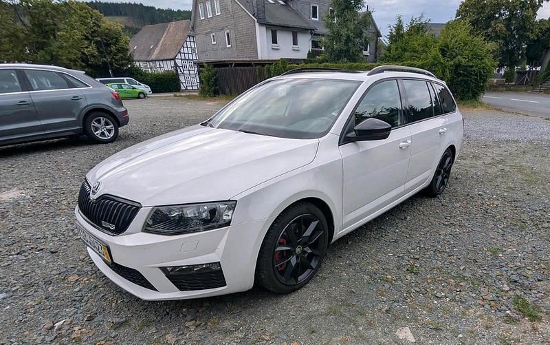 Gebraucht Skoda Octavia RS 220 PS (161 kW) 2016 Weiß Kleinwagen