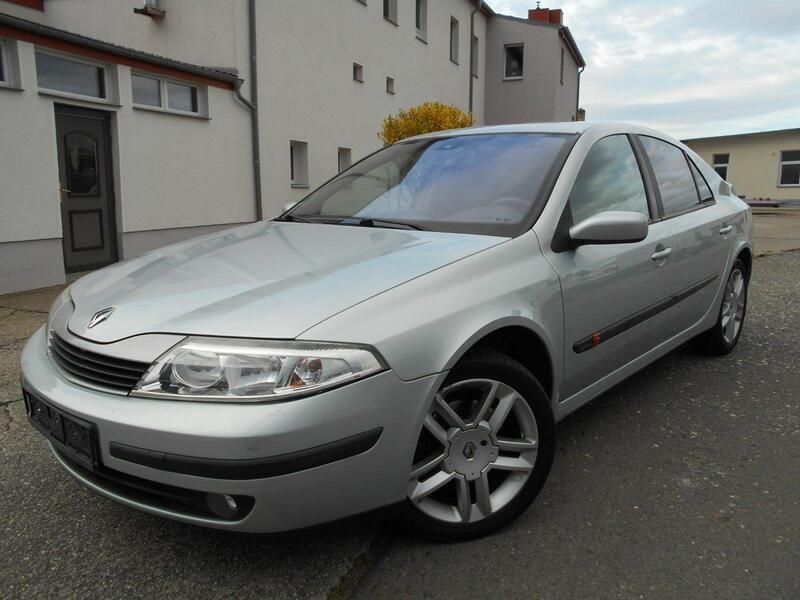 Silber Gebraucht 2003 Renault Laguna II Expression Limousine | 1.999 € (Fairer Preis) - Bild 1/4