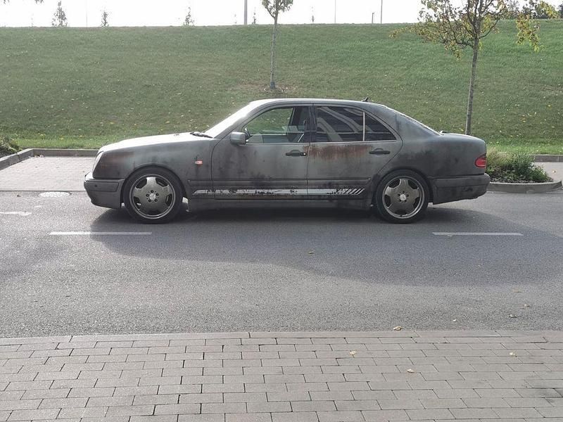 Gebraucht Mercedes E50 AMG AMG 347 PS (255 kW) 1997 Silber Limousine