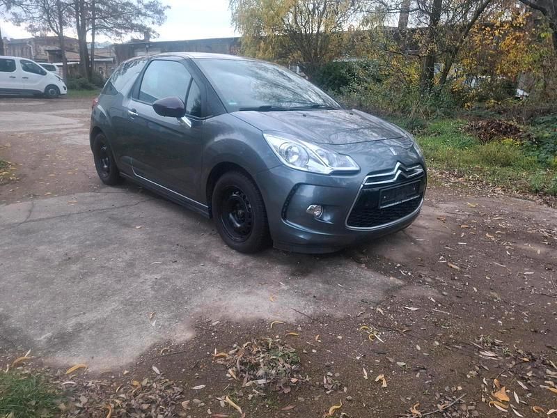 Grau Gebraucht 2011 Citroën DS3 Kleinwagen | 4.999 € (Fairer Preis) - Bild 1/4