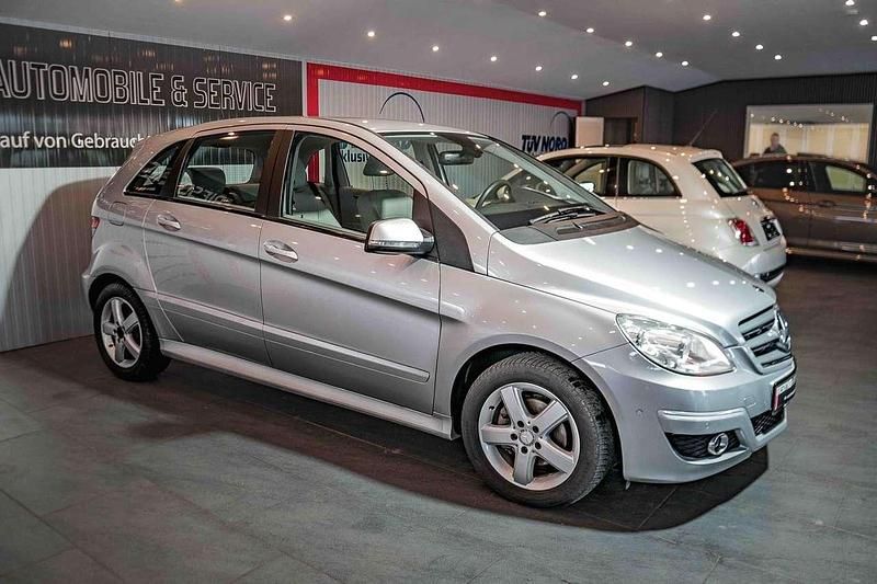 Gebraucht Mercedes B150 95 PS (69 kW) 2008 Silber Van / Kleinbus
