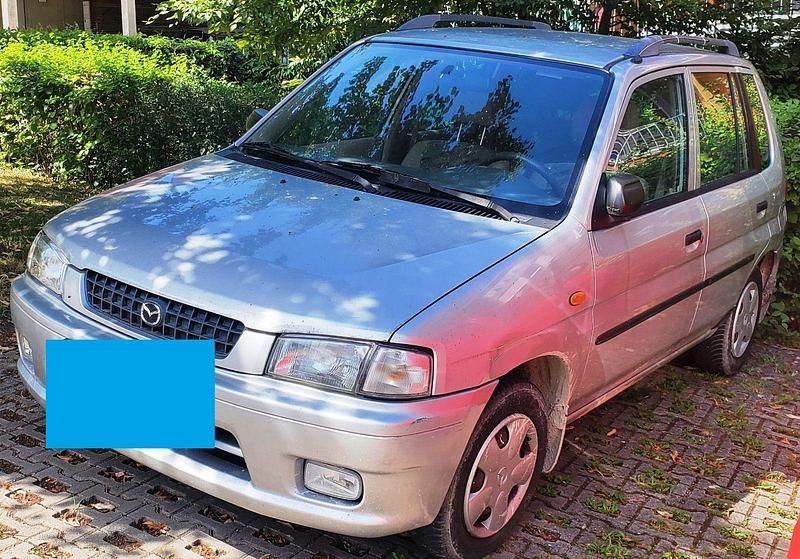 Silber Gebraucht 2000 Mazda Demio Comfort Van / Kleinbus | 500 € - Bild 1/4
