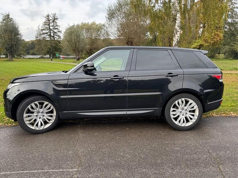 Schwarz Gebraucht 2017 Land Rover Range Rover Sport SE SUV | 32.000 € (Etwas zu teuer) - Bild 1/4