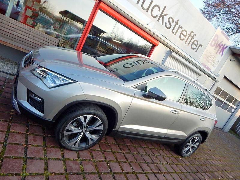 Grau Gebraucht 2017 Seat Ateca XCELLENCE SUV | 16.950 € (Guter Preis) - Bild 1/4