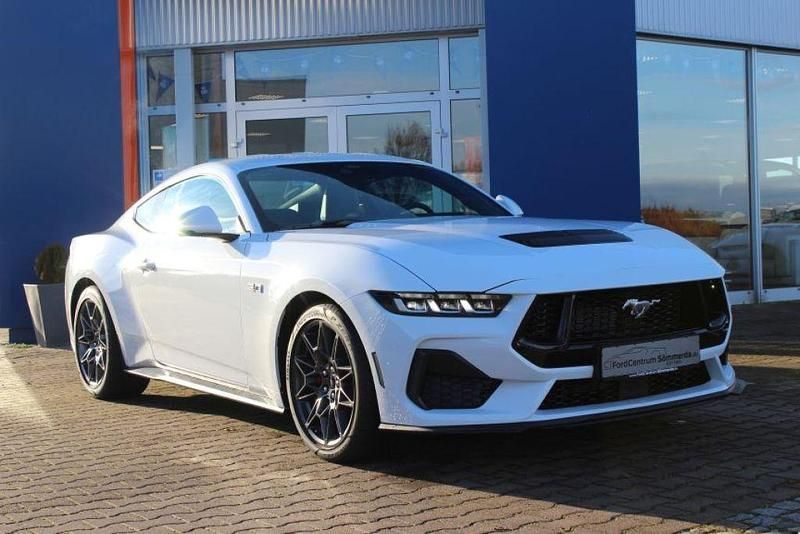 Frost weiß sonderlack Neu 2025 Ford Mustang GT Fastback Coupé | 54.950 € (Superpreis) - Bild 1/4