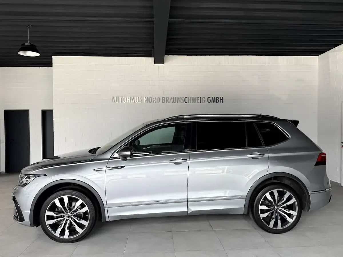 Gebraucht VW Tiguan Allspace R-line 200 PS (147 kW) 2023 Silber SUV