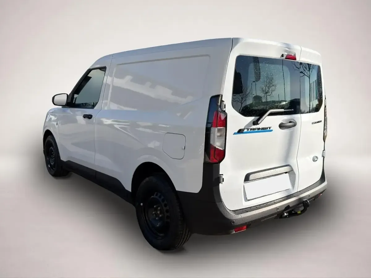 Neu Ford Courier Trend 100 kW (136 PS) 2026 Manufacturer Van / Kleinbus