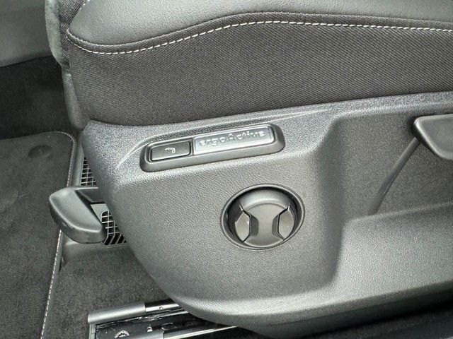 Gebraucht VW T-Roc R-line 150 PS (110 kW) 2024 Ascotgrau SUV