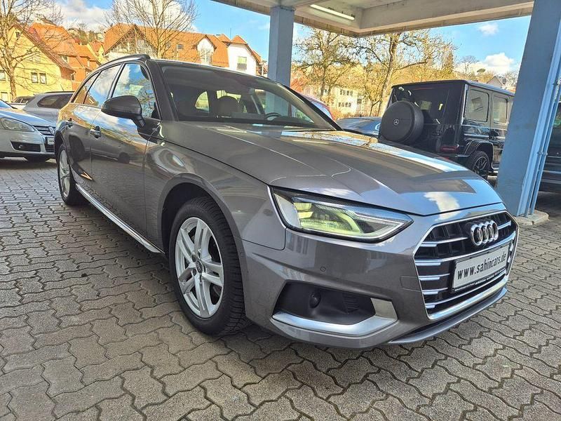 Gebraucht Audi A4 Advanced 204 PS (150 kW) 2022 Grau Kombi
