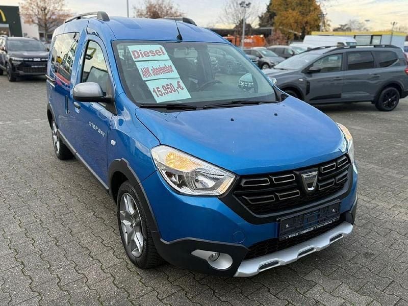 Gebraucht Dacia Dokker Stepway 95 PS (69 kW) 2019 Blau sky Van / Kleinbus