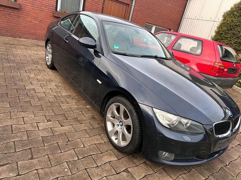 Gebraucht BMW 320 170 PS (125 kW) 2008 Blau Coupé
