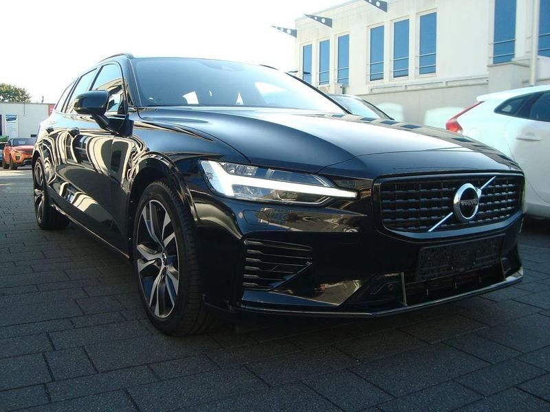 Schwarz Gebraucht 2021 Volvo V60 R-Design Kombi | 21.900 € (Fairer Preis) - Bild 1/4