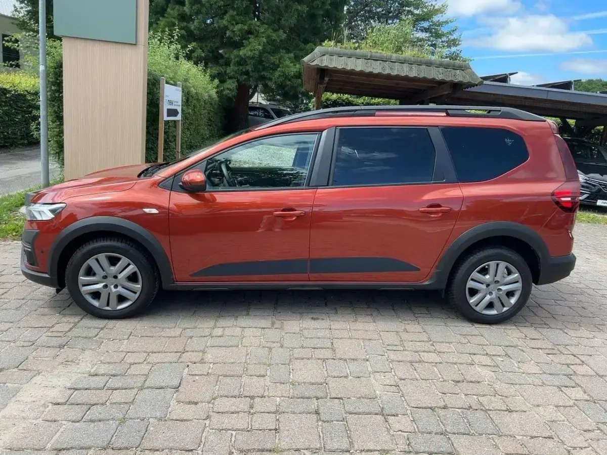 Gebraucht Dacia Jogger Expression 110 PS (80 kW) 2023 Braun Van / Kleinbus
