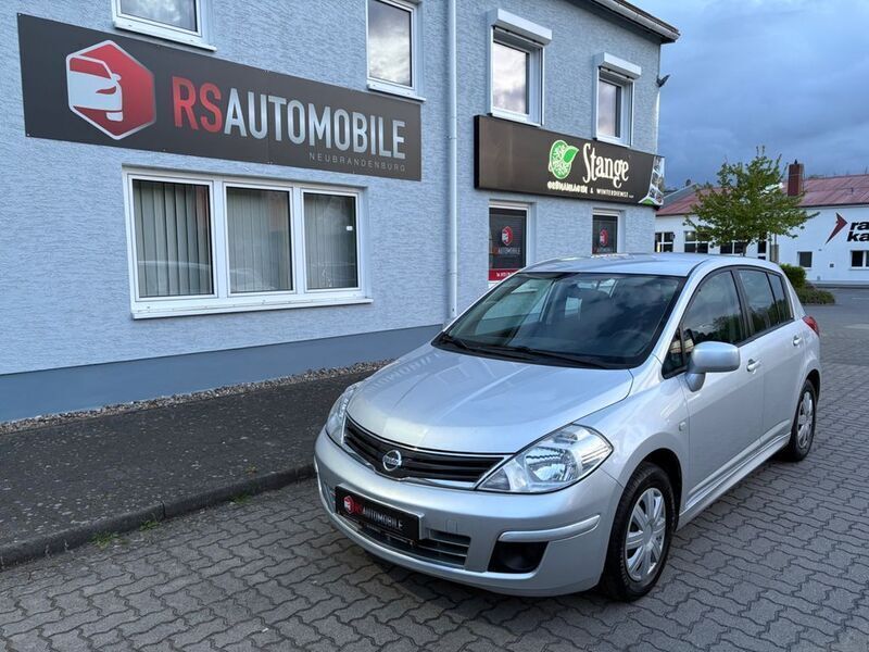 Silber Gebraucht 2010 Nissan Tiida Visia Limousine | 4.999 € (Teuer) - Bild 1/4