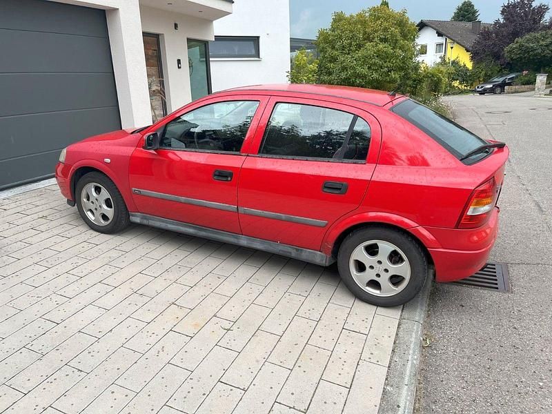 Rot Gebraucht 1999 Opel Astra Limousine | 700 € (Superpreis) - Bild 1/2