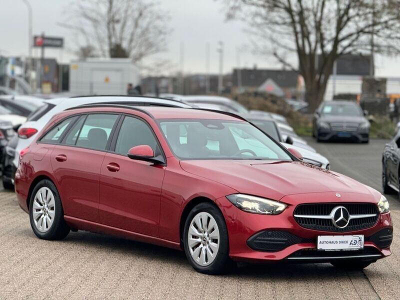 Gebraucht Mercedes C220 200 PS (147 kW) 2021 Hyazinthrot Kombi