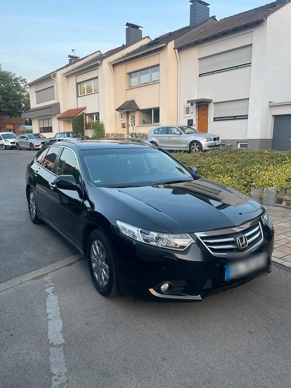 Schwarz Gebraucht 2014 Honda Accord Kombi | 8.000 € - Bild 1/4
