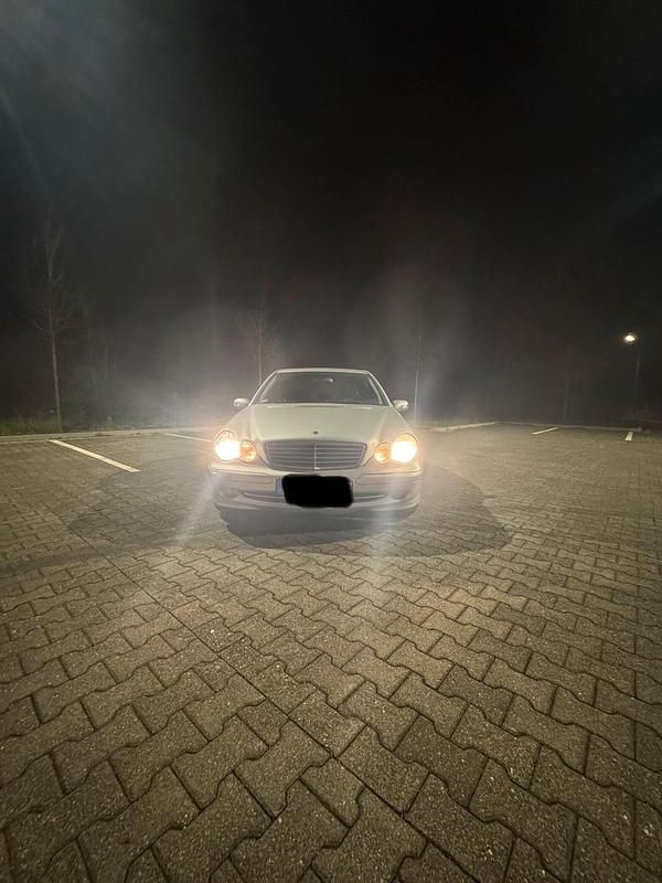 Gebraucht Mercedes C180 Sport Edition 143 PS (105 kW) 2006 Silber Limousine