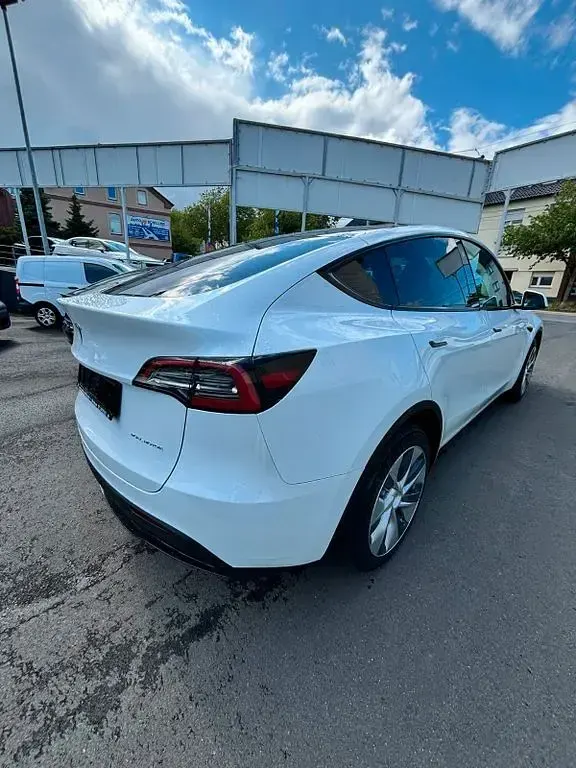 Gebraucht Tesla Model Y 378 kW (514 PS) 2023 Weiß SUV
