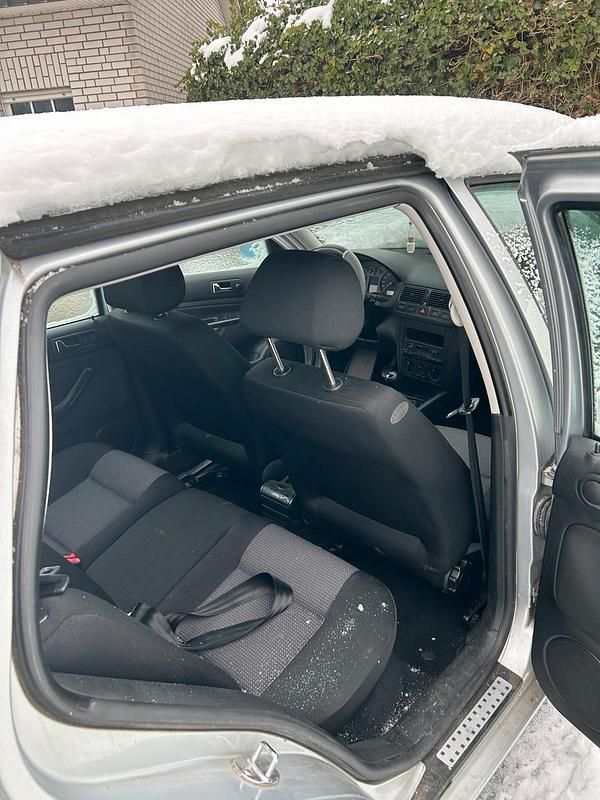 Gebraucht VW Golf IV 75 PS (55 kW) 2001 Silber Kleinwagen