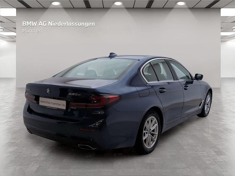 Gebraucht BMW 530e 184 PS (135 kW) 2023 Blau Limousine