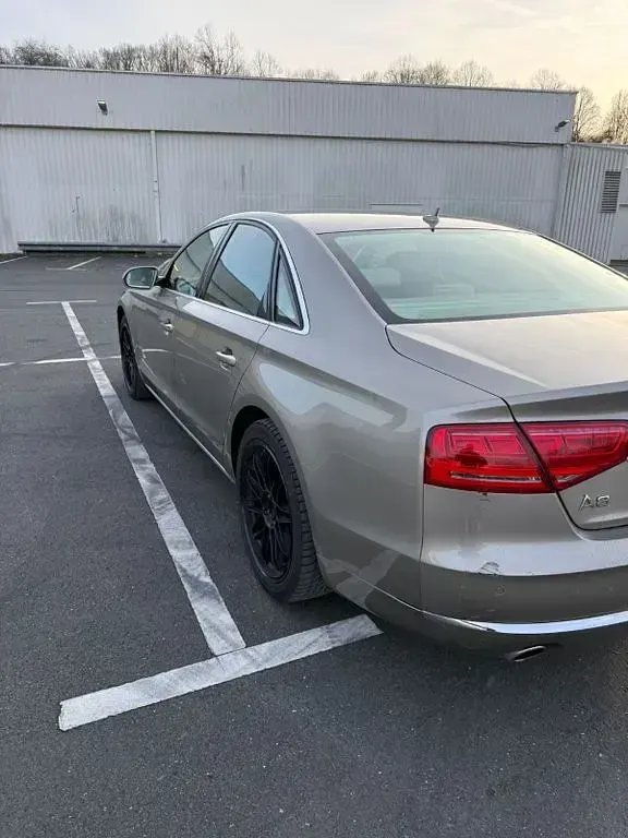 Gebraucht Audi A8 Comfort 351 PS (258 kW) 2010 Gold Limousine