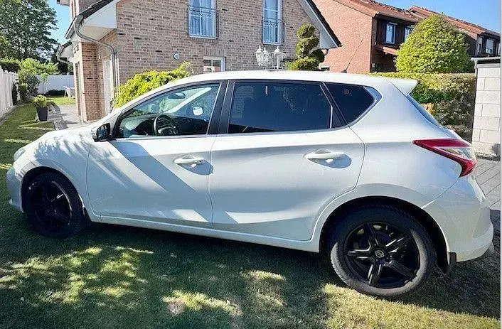 Gebraucht Nissan Pulsar Tekna 116 PS (85 kW) 2016 Weiß Kleinwagen