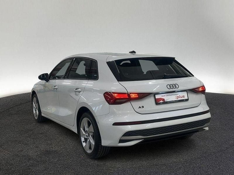 Second-hand Audi A3 Advanced 150 CP (110 kW) 2025 Alb Berlinǎ