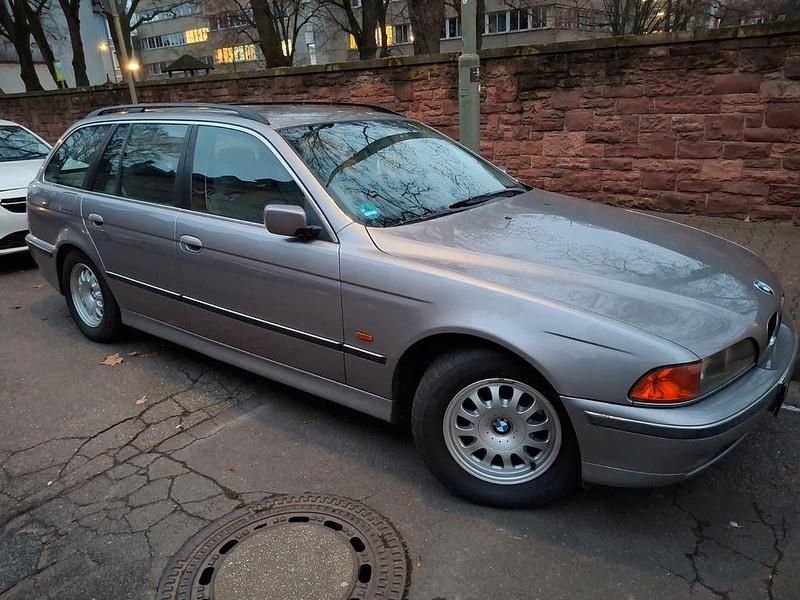 Grau Gebraucht 1999 BMW 528 Kombi | 4.300 € (Guter Preis) - Bild 1/4