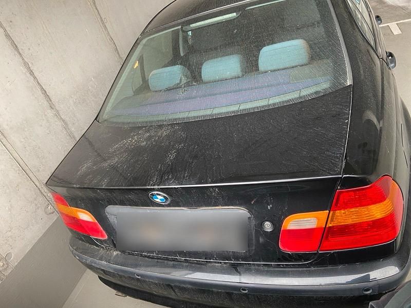 Gebraucht BMW 316 116 PS (85 kW) 2005 Schwarz Limousine