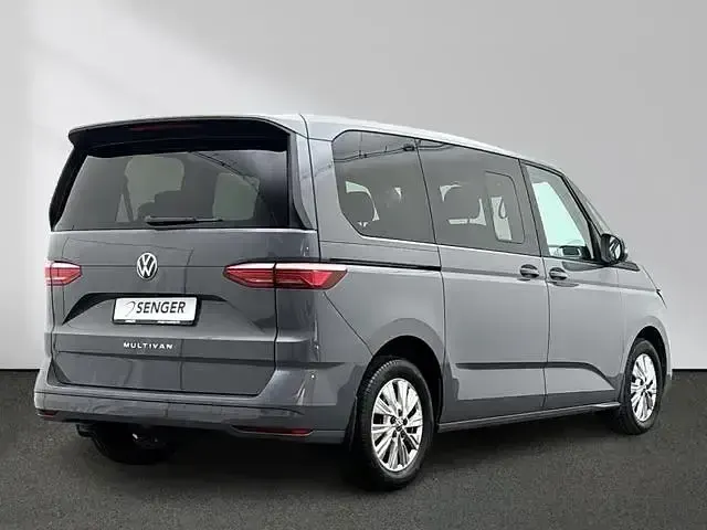 Używany VW Multivan Basis 136 KM (100 kW) 2022 Szary Minivan