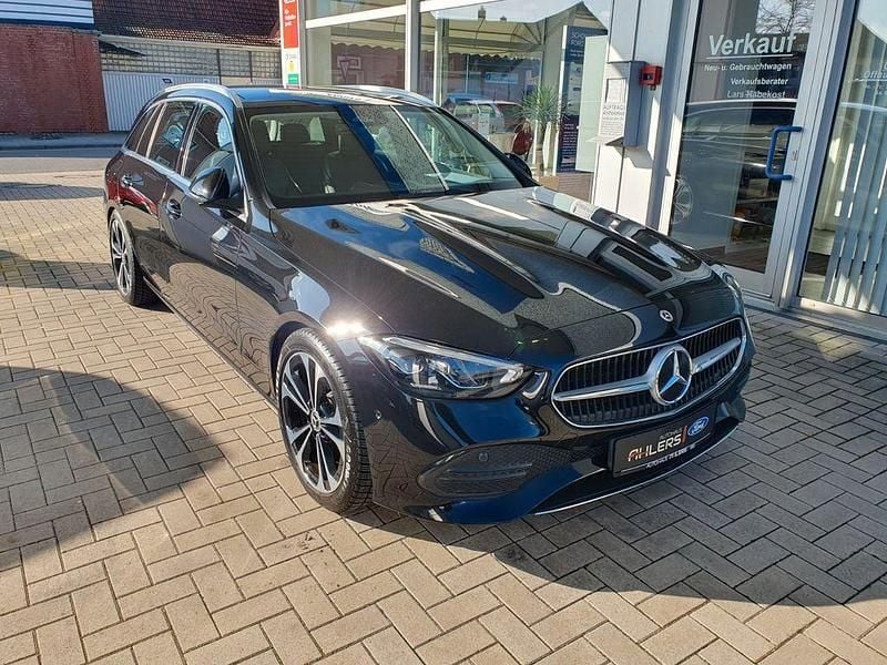 Gebraucht Mercedes C180 170 PS (125 kW) 2022 Schwarz Kombi