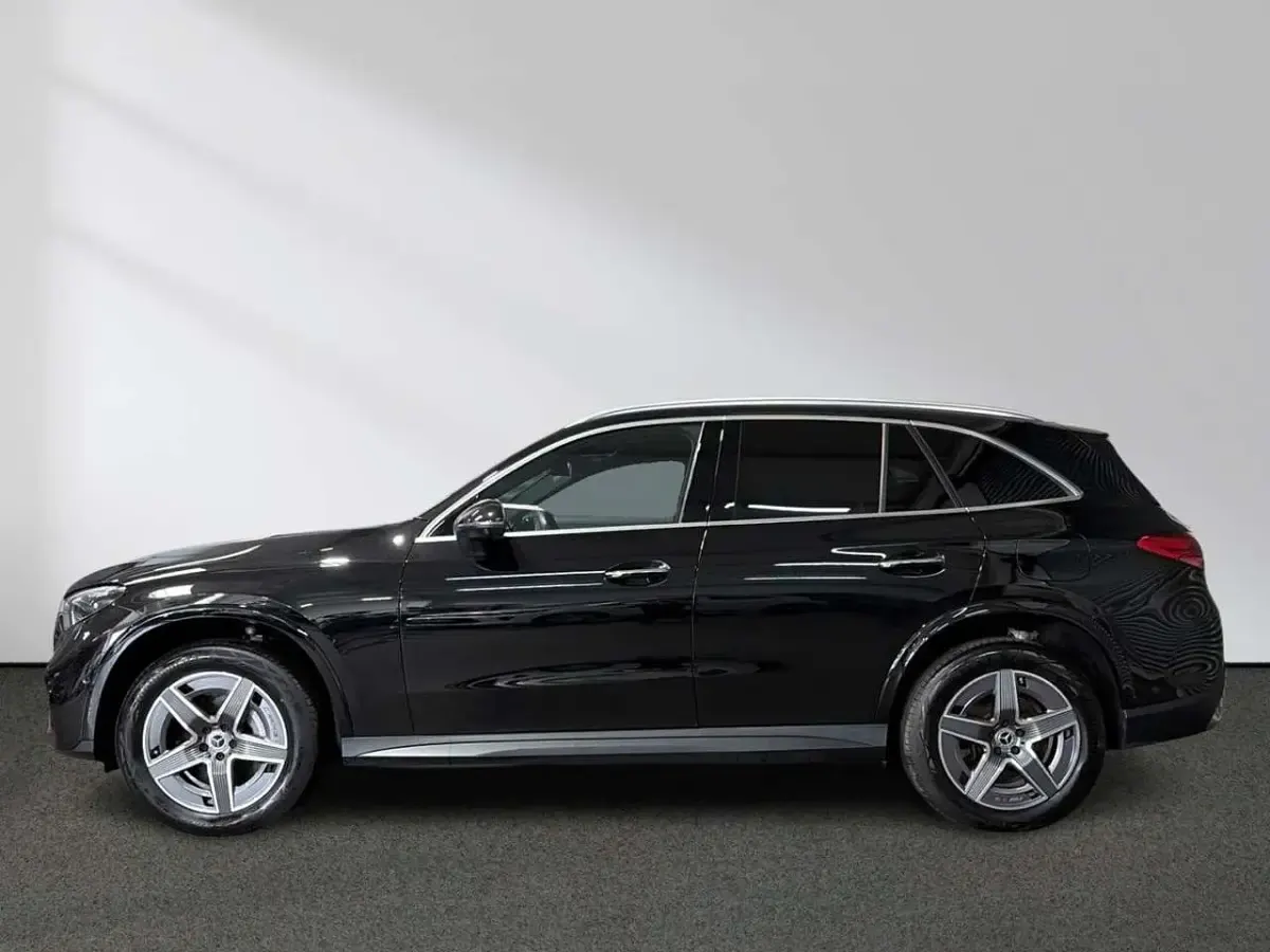 Gebraucht Mercedes GLC300 AMG Line Premium Plus 204 PS (150 kW) 2023 Schwarz SUV