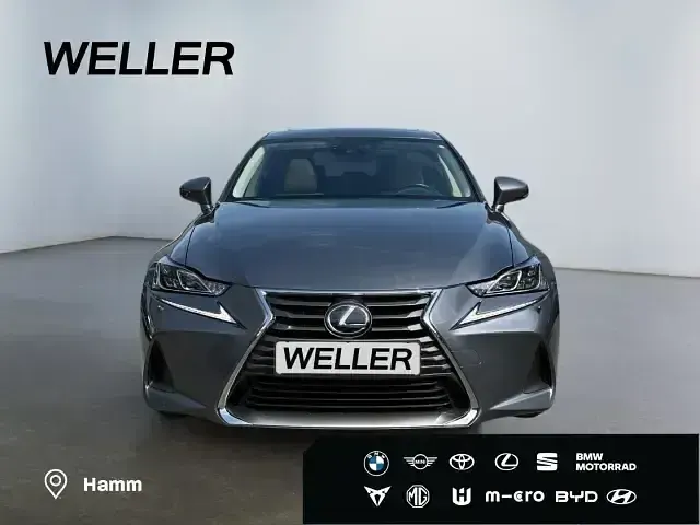 Gebraucht Lexus IS300h Luxury Line 223 PS (164 kW) 2018 Mercury grey Limousine